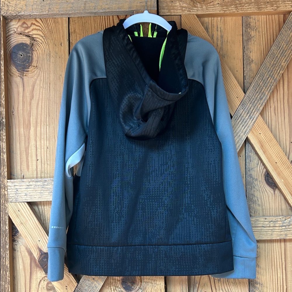 Nike Boy’s youth Nike Black and Gray Jacket with Neon Accents - Picture 5 of 7